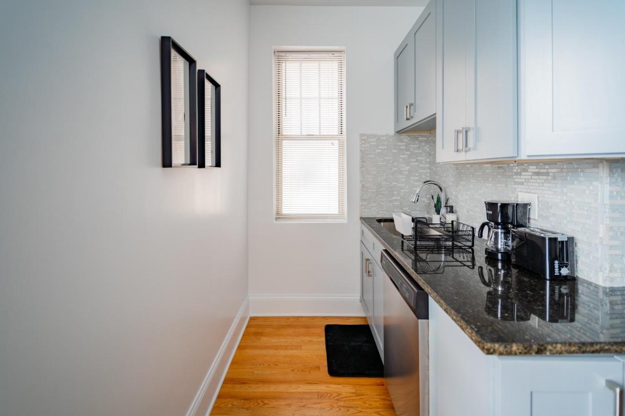 2Br Apartment In Lively Neighborhood Of Wrigley Field - Grace 1 Чикаго Екстериор снимка